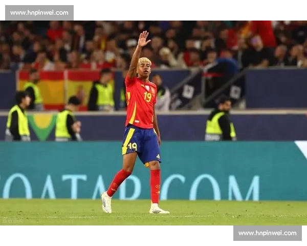 纳斯里力挺登贝莱：天赋属亚马尔，但赛季表现他才是金球最佳